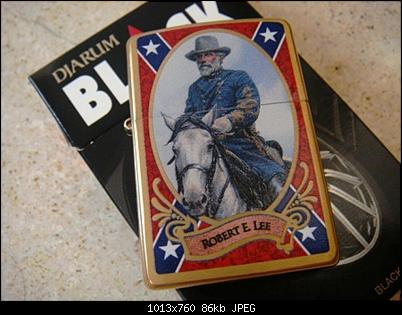 Click image for larger version. 

Name:	Zippo Confederate  ROBERT E LEE by John Paul Sharingth.2014 $..jpg 
Views:	3 
Size:	86,3 KB 
ID:	11282